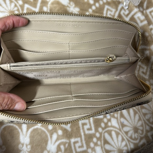 Michael Kors Rare Snake embossed Leather Moxley
Purse / Shoulder Bag with wallet - Picture 10 of 15